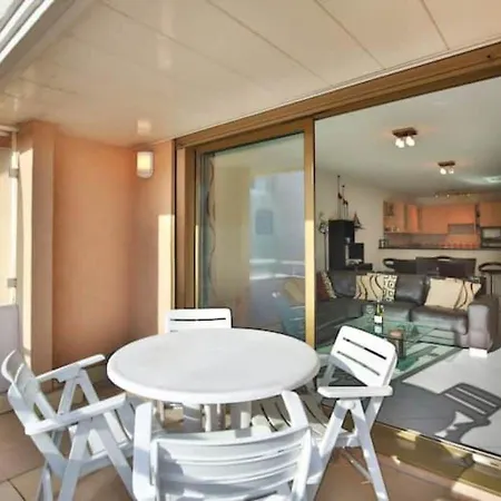 Apartment Charming Two-bedroom With Balcony And Garage By The Marina *