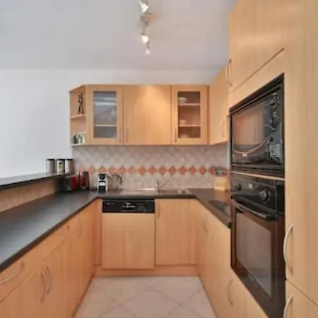 Charming Two-bedroom With Balcony And Garage By The Marina Antibes